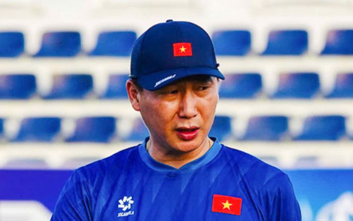 Tin trưa 25/11: HLV Kim Sang Sik đảo ngược tình cảnh trước Malaysia