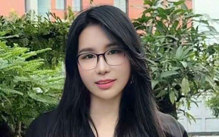 Đồng hồ trong căn biệt thự của bà chủ Thẩm mỹ viện Mailisa