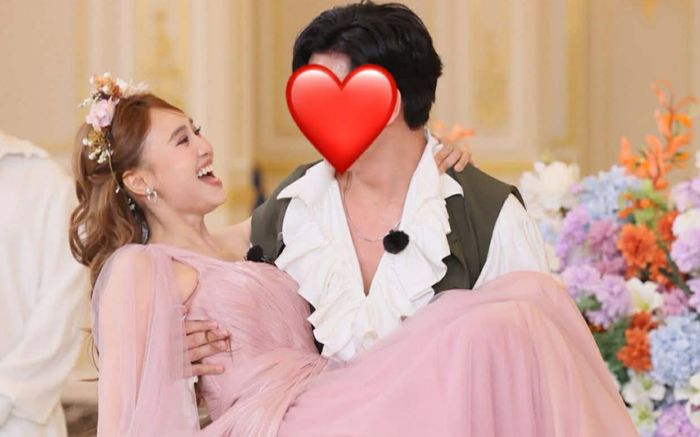 Rầm rộ ảnh tình tứ của Ninh Dương Lan Ngọc bên sao nam đình đám