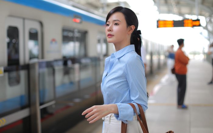 Hành động thiết thực của Midu dành cho người dân đang chống chọi với mưa lũ