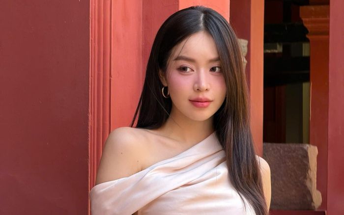 Ngỡ ngàng với mặt mộc của người đẹp Việt đầu tiên đăng quang Miss International