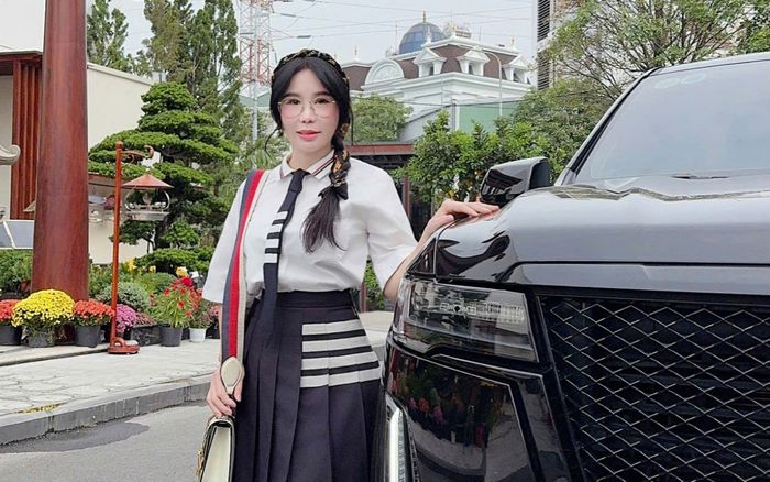 Chiếc xe hơn 30 tỷ của bà chủ thẩm mỹ viện Mailisa