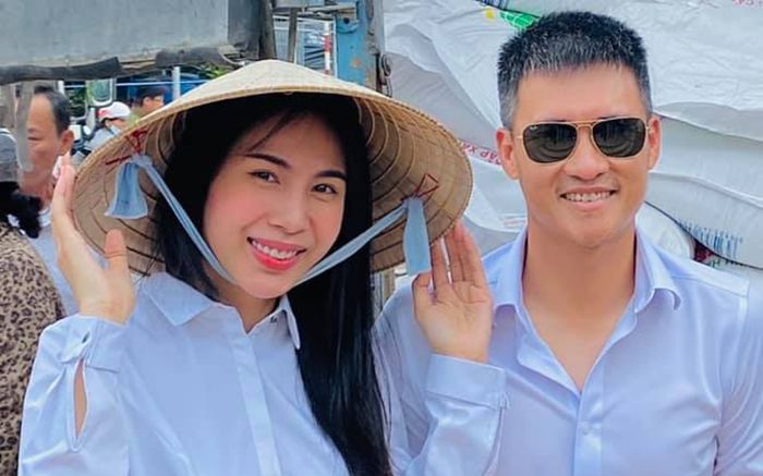 Nồi cơm điện 5 triệu của vợ chồng Công Vinh