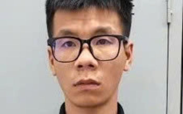 Mở túi hàng ra xem, thanh niên nhận cái kết đắng