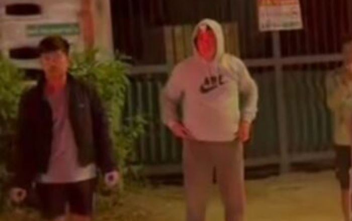 Nghe tiếng nổ lớn lúc nửa đêm, người dân bàng hoàng khi đổ xô đến chứng kiến