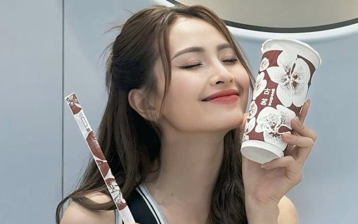 Điện thoại 8 chữ số của MC Huyền Trang