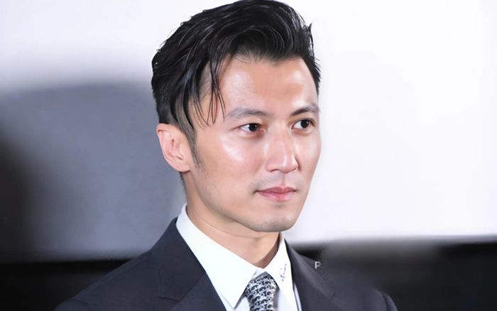 Tạ Đình Phong ủng hộ hơn 15 tỷ đồng cho vụ cháy chung cư Hồng Kông (Trung Quốc)