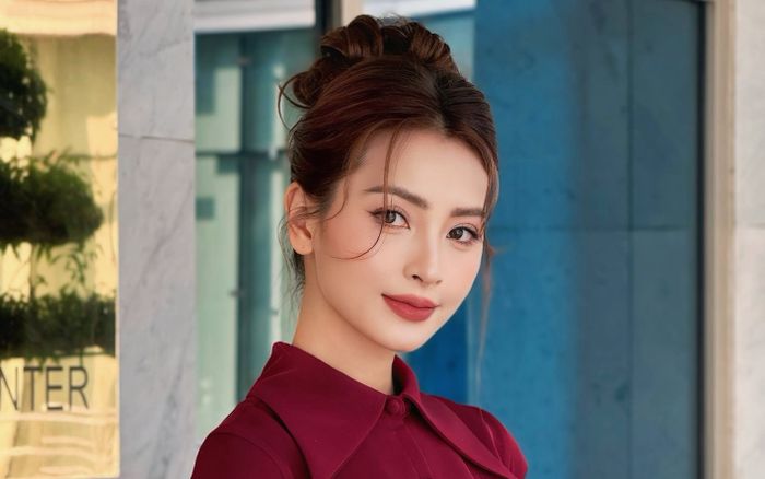 Đồng hồ 3 triệu của MC Huyền Trang