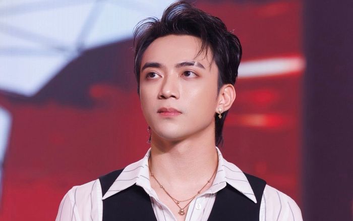 Ca sĩ SOOBIN bị phản đối