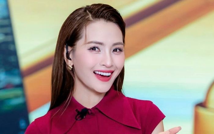 Thời trang công sở của MC Mù Tạt