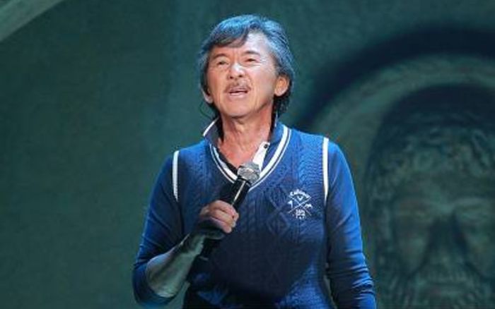 Nam ca sĩ cho vợ 100 tỷ đồng để chia tay, rồi cưới tình nhân nhỏ hơn 14 tuổi là học trò của mình