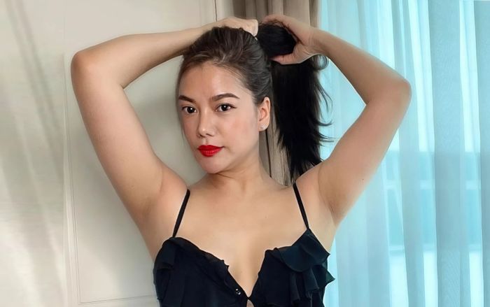 Chiếc váy hở lưng hơn 130 triệu của Trương Ngọc Ánh gây xôn xao