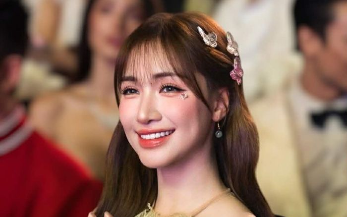 Hòa Minzy đón nhận tin vui