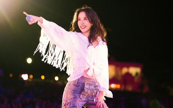 Mỹ nhân phim 'Gác kiếm' hủy đêm diễn lớn sau thảm kịch cháy chung cư ở Hồng Kông (Trung Quốc)