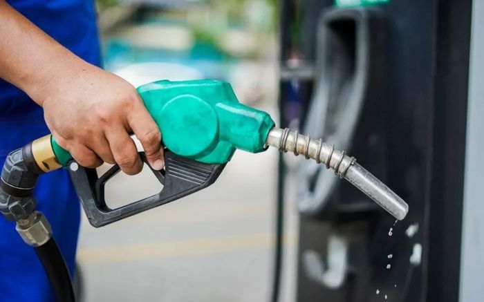 Giá xăng dầu hôm nay 30/11: Tăng rất mạnh