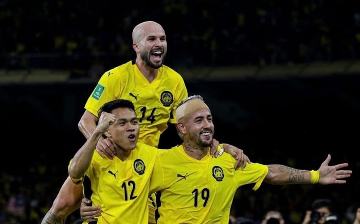 Tin chiều 30/11: Tình thế đảo ngược với 7 cầu thủ giúp Malaysia thắng Việt Nam 4-0