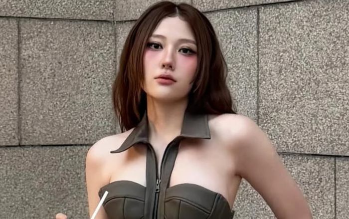 Em gái Trấn Thành diện áo cúp ngực khoe sắc vóc căng tràn trong loạt ảnh mới