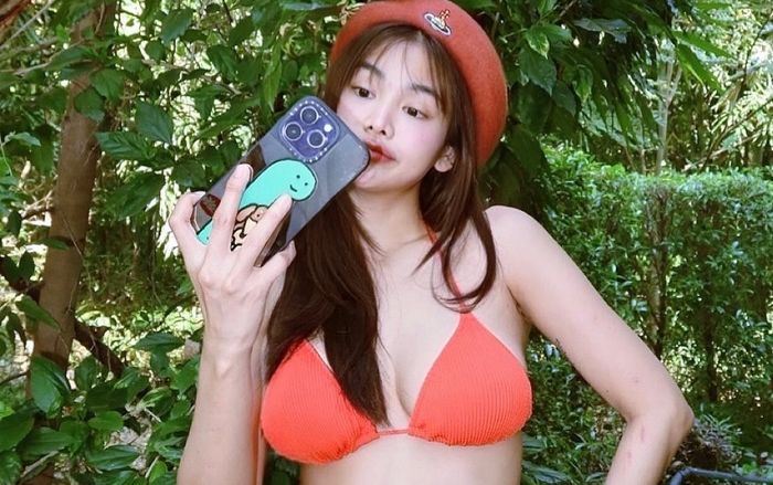 Hoa hậu công khai nâng cấp vòng một, táo bạo mặc áo tắm 2 mảnh khoe vẻ đẹp gợi cảm