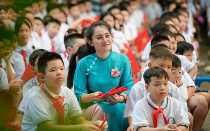 Lương giáo viên thay đổi lớn từ 2026: Ai tăng cao nhất?