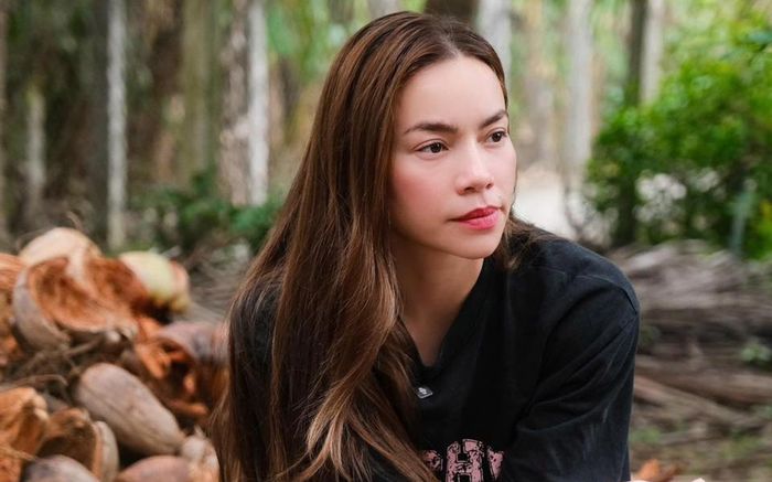 Choáng với số tiền Hồ Ngọc Hà ủng hộ người dân vùng lũ