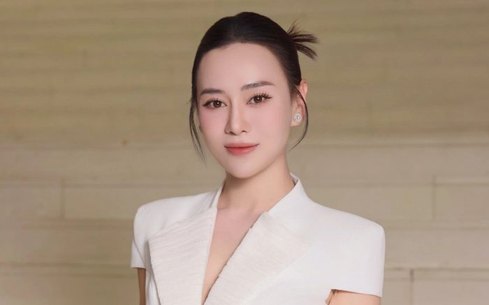 Túi xách 700 triệu của Phương Oanh