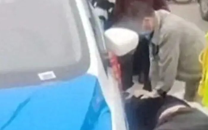 Cãi nhau với khách hàng về 23 nghìn đồng tiền taxi, nam tài xế phát bệnh tử vong tại chỗ