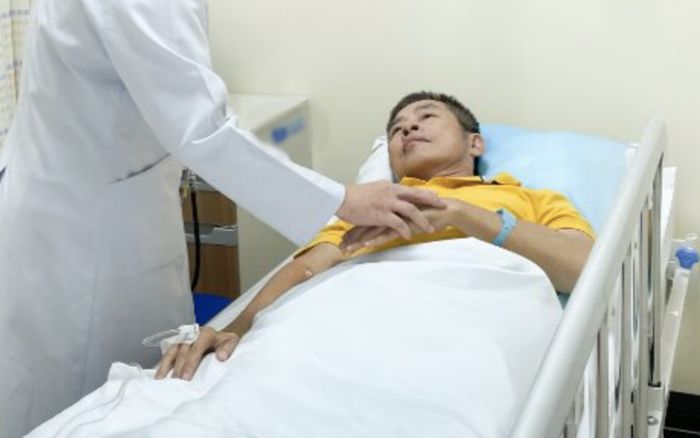 Tình cảnh xót xa của sao nam đình đám Vbiz nay đối mặt với bệnh suy thận giai đoạn cuối, phải lọc máu định kỳ