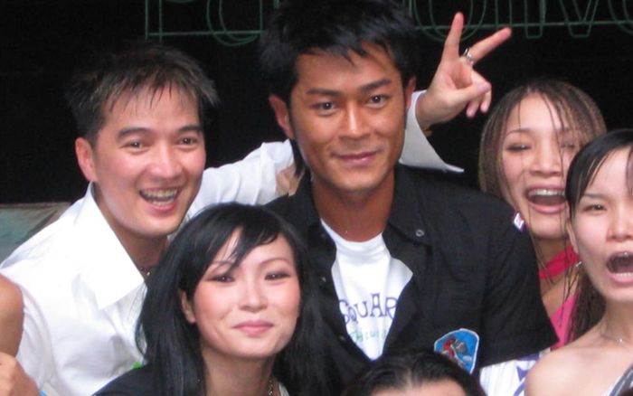 Xôn xao loạt ảnh Phương Thanh, Đàm Vĩnh Hưng chụp cùng Cổ Thiên Lạc