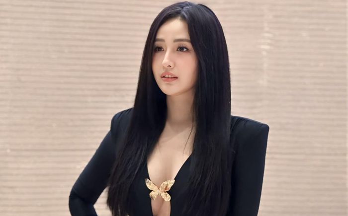 Mai Phương Thuý chuộng mốt không nội y khiến cõi mạng xôn xao