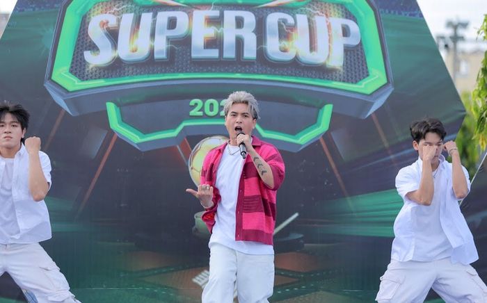 Sân phủi hóa sân khấu: Hồ Quang Hiếu mang “lửa” đến Vivu Sport Super Cup 2025