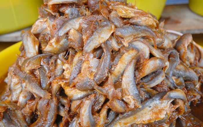 Đặc sản miền Tây từ cá đồng có mùi khó ngửi, ăn rồi lại tìm mua bằng được, nấu bún nước lèo khỏi chê