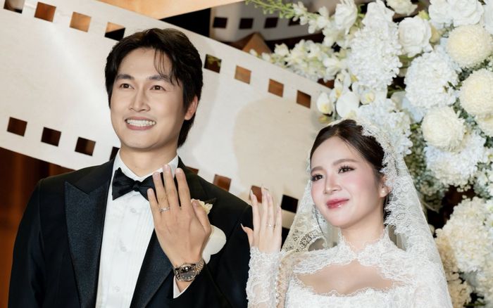 Chiếc đồng hồ hơn 500 triệu của Đình Tú