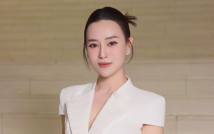 Tai nghe 2 triệu của Phương Oanh