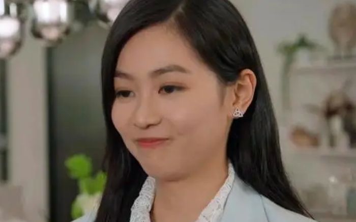 Sao nữ đang lên của showbiz bị chỉ trích gay gắt vì đóng vai nạn nhân