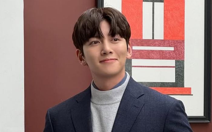 Ji Chang Wook mãi không thoát khổ