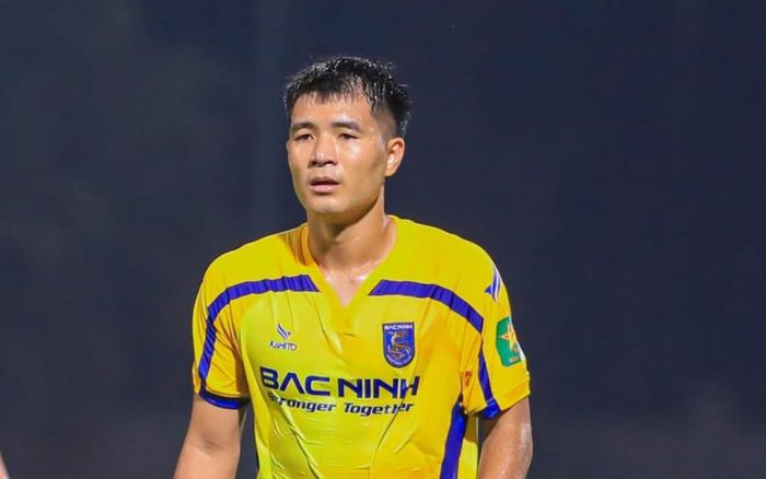 Thất vọng với tiền đạo Hà Đức Chinh