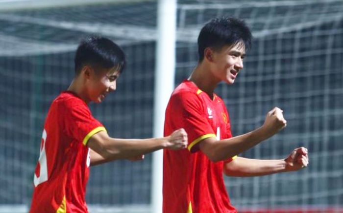 Tin sáng 1/12: Việt Nam khiến châu Á ngả mũ khi loại Malaysia