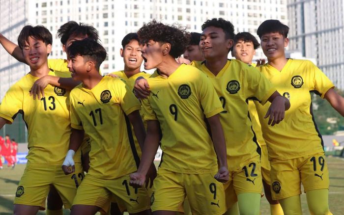 Báo Malaysia phản ứng khi Malaysia bị loại