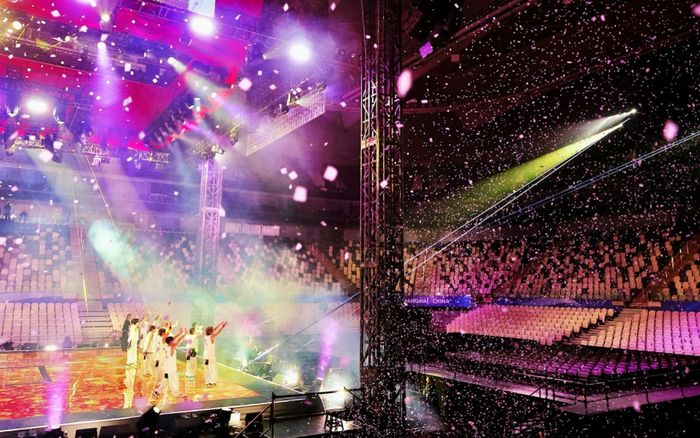 Nữ ca sĩ hạng A biểu diễn nhưng không có ai ngồi xem, 14 nghìn ghế bị bỏ trống