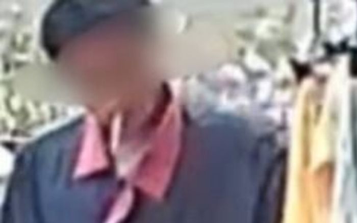 Người đàn ông có hành động kỳ lạ trước cửa một hộ dân, chủ nhà bàng hoàng khi kiểm tra camera