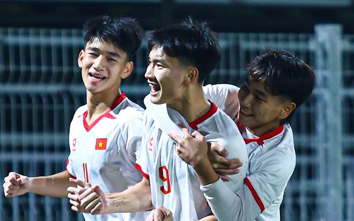 HLV Malaysia nói thật lòng Việt Nam quá mạnh