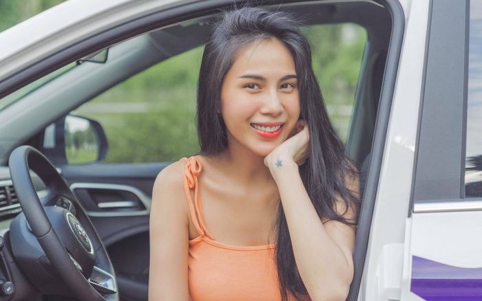 Chiếc xe 400 triệu của ca sĩ Thủy Tiên