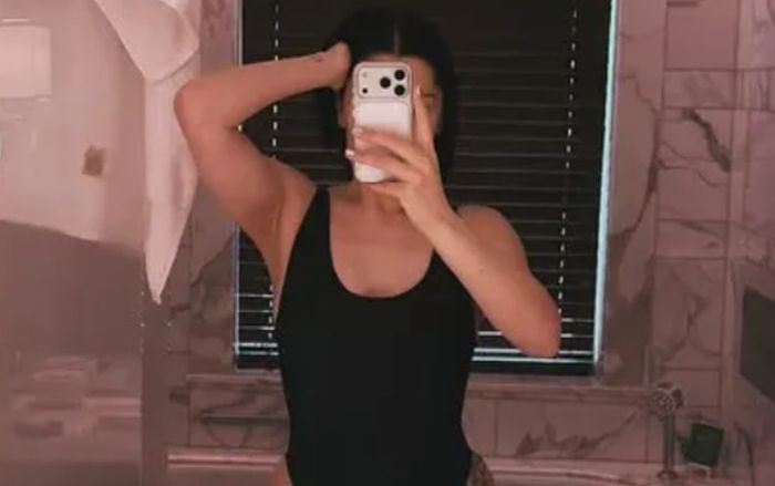 Nữ ca sĩ khoe dáng táo bạo, trở lại sau cuộc chiến với căn bệnh ung thư quái ác