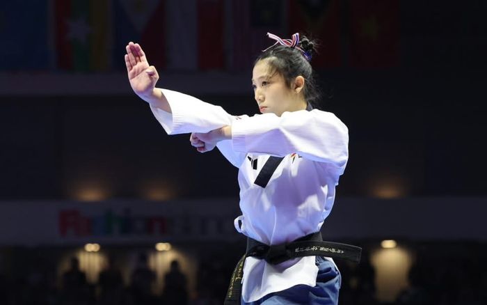 Hot girl 19 tuổi xúc động khi giành HCV đầu tiên của SEA Games 33