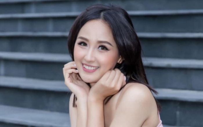 Điện thoại 20 triệu của Mai Phương Thúy