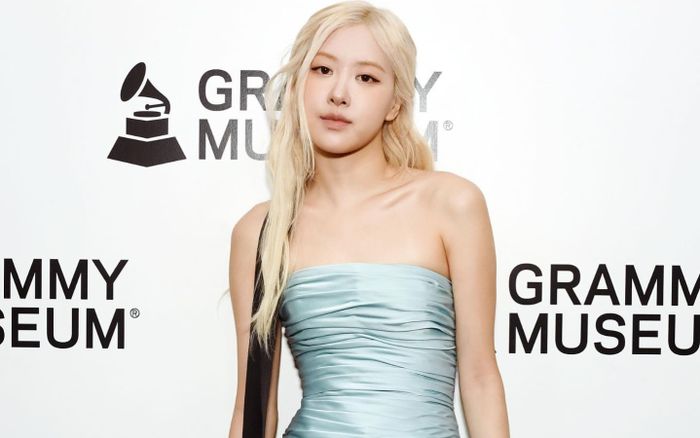 Rosé bị cộng đồng mạng chỉ trích 'nói dối'