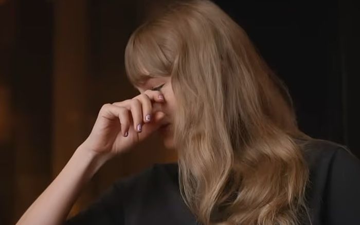Lý do khiến Taylor Swift bật khóc