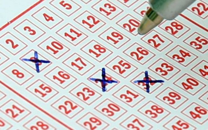 Trúng vé số độc đắc hơn 40 tỷ đồng, cặp vợ chồng dọn đồ đạc và rời khỏi nhà trong đêm