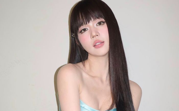 Ngọc Trinh hoá nàng thơ trong chiếc đầm hoa, để lộ chi tiết gây chú ý