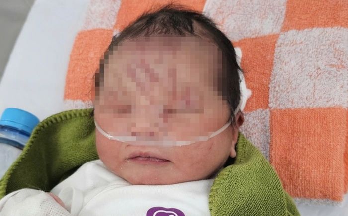 Gia Lai: Bé gái sơ sinh bị bỏ rơi ở vườn cao su, tình cảnh lúc phát hiện khiến ai cũng đau lòng